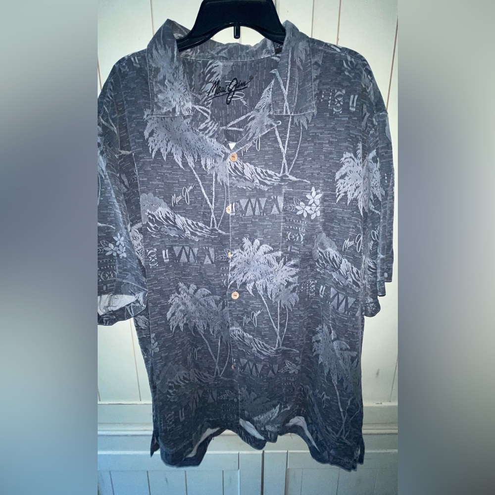 100% Silk Maui Jim Button Up‎